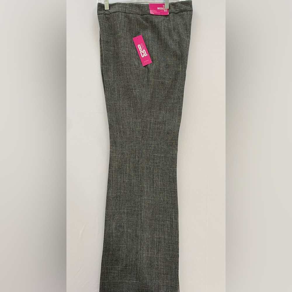 Size 14. Worthington Ladies flare legs modern fit